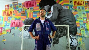 Santiago Spigariol, el artista de Viedma que convirtió su admiración por Maradona en arte colectivo