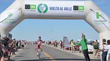 El uruguayo Anderson Maldonado ganó la tercera etapa y es líder de la Vuelta al Valle