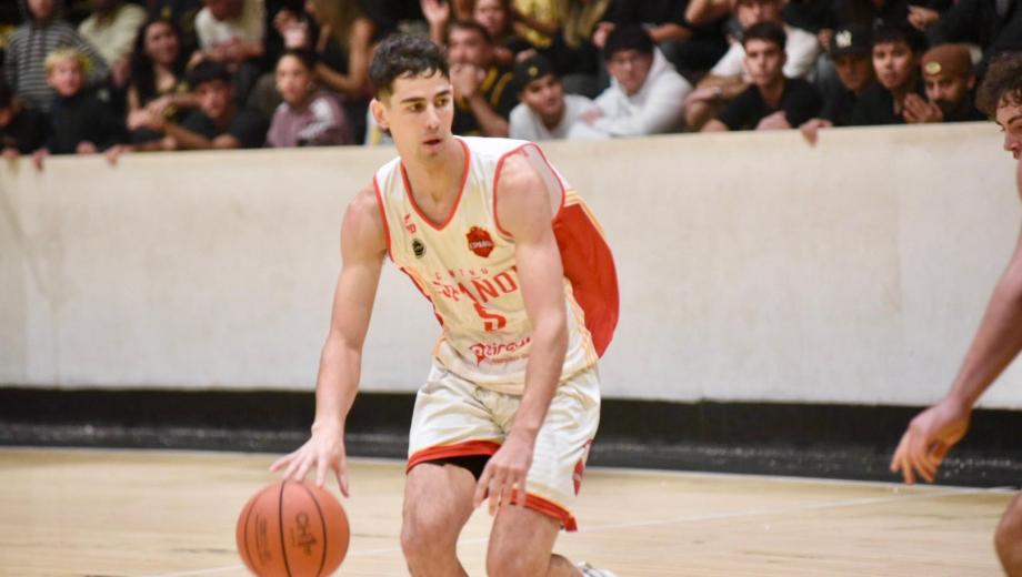Facundo Ramadori fue la figura de Centro Español con 28 puntos. 