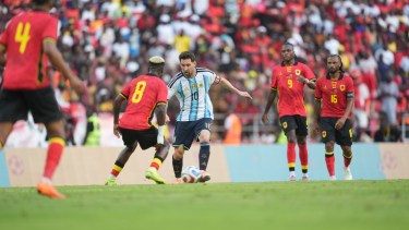 Con goles de Lautaro y Messi, Argentina le ganó a Angola en su último amistoso del año