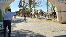 Imagen de Mauricio Domínguez ganó la cuarta etapa de la Vuelta al Valle y Leandro Velardez lidera en la general