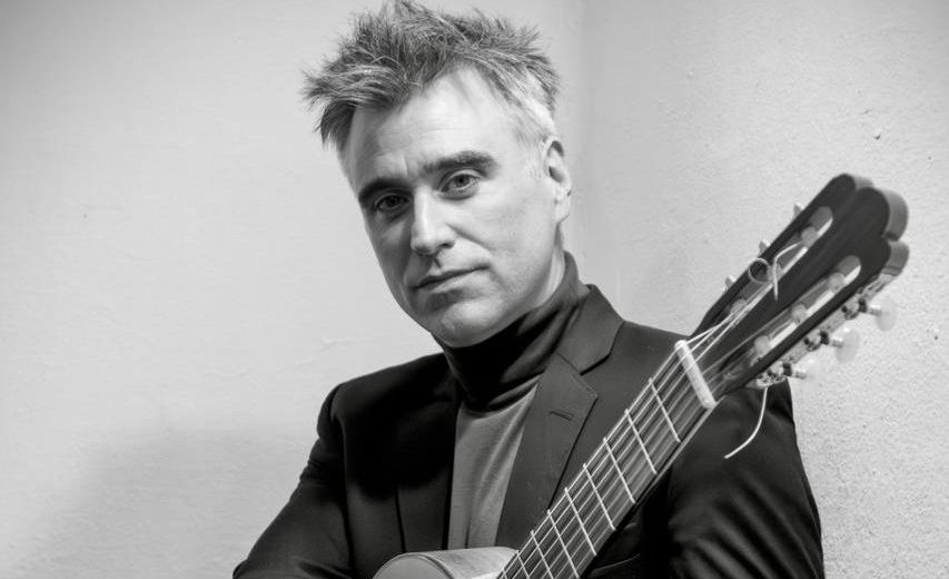 Juan Fulgueiras, el músico detrás de Seis Cuerdas al Sur, es el impulsor del espectáculo Una Emoción.