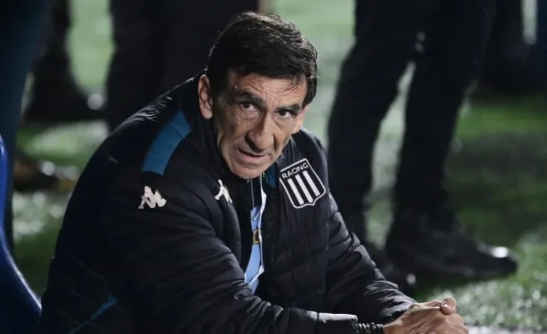 El equipo comandado por Gustavo Costas se enfrenta a una dura sanción.