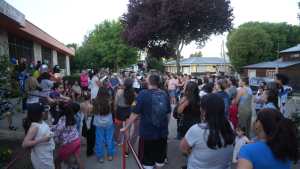 Los padres se movilizan por el traslado de la escuela 153 en Junín de los Andes