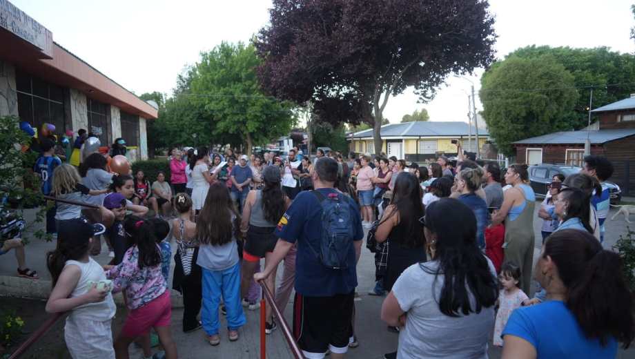 El abrazo a la escuela 153 de Junín de los Andes fue durante el fin de semana (gentileza) 