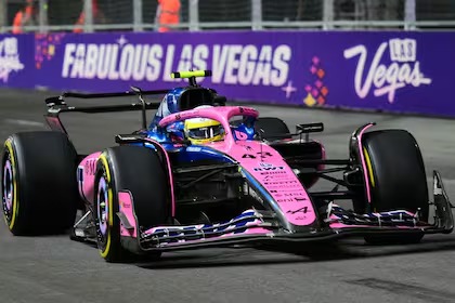 Colapinto terminó 15° en Las Vegas tras las sanciones a los McLaren.