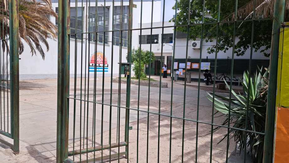 La jornada institucional en la EPET 2 terminó con un fuerte debate (foto gentileza)