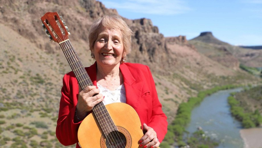 Inés Villagran, cantora del norte neuquino. 