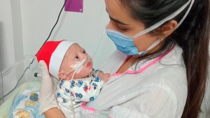 Yamila, la enfermera de Río Negro que abriga a bebés prematuros del país con su solidaridad