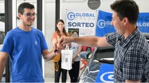 Imagen de Gastón, el ganador del sorteo de Global Fresh: desde Santa Fe hasta el Alto Valle para recibir su Toyota Yaris
