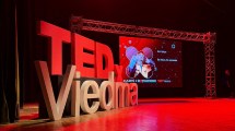 Imagen de Con emoción, arte y ciencia, TEDxViedma celebró su primera edición e invitó a «habitar lo extraordinario»