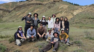 El conocimiento que cruza fronteras: estudiantes  de la Universidad de Río Negro y de Chile exploraron juntos la geología andina