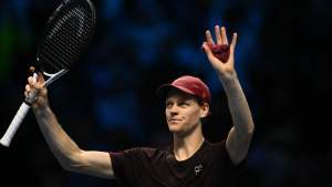 Sinner barrió a Zverev y es el primer semifinalista del Torneo de Maestros