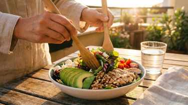 Cenas de verano: alimentos que promueven un sueño reparador y evitan la pesadez