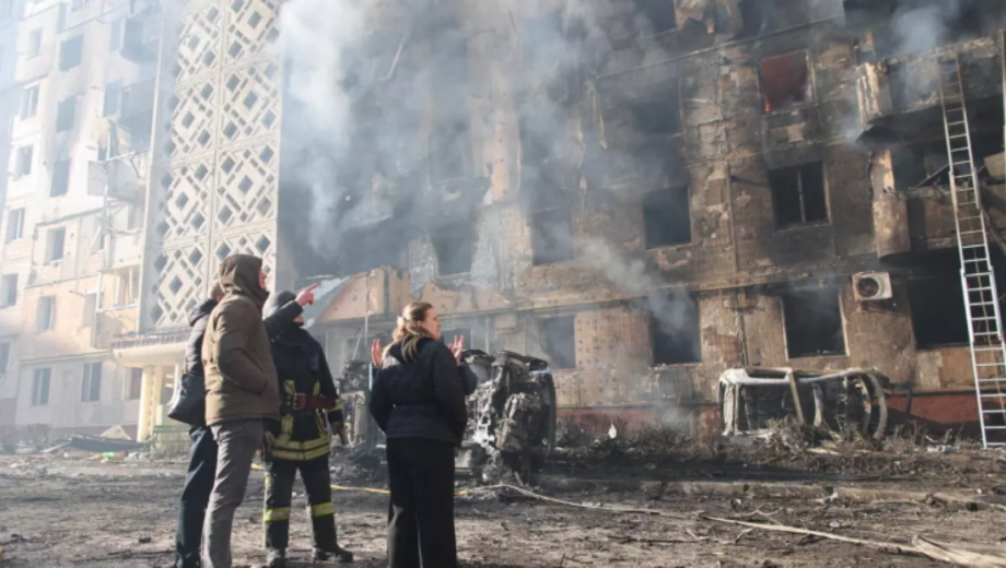Muertos, heridos y edificios destruidos en bombardeos en Ucrania. Foto: Gentileza AP.