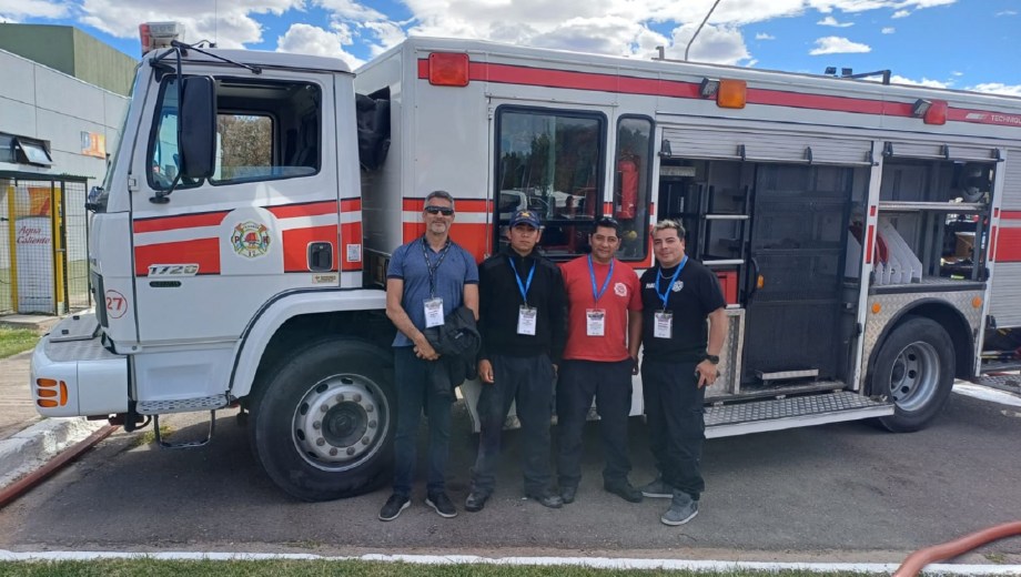 Los bomberos de Sierra Grande que se capacitaron en Cutral Co.
