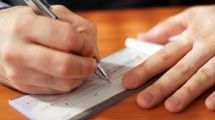 Imagen de ¿Se van los cheques de papel? Los 5 cambios del Banco Central que podrían acelerar su eliminación total