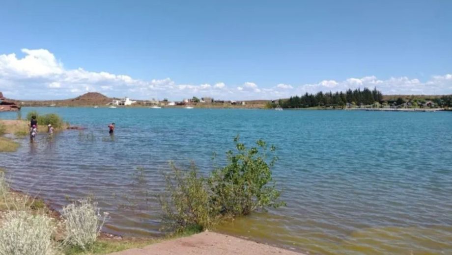 Alerta por cianobacterias en El Chocón