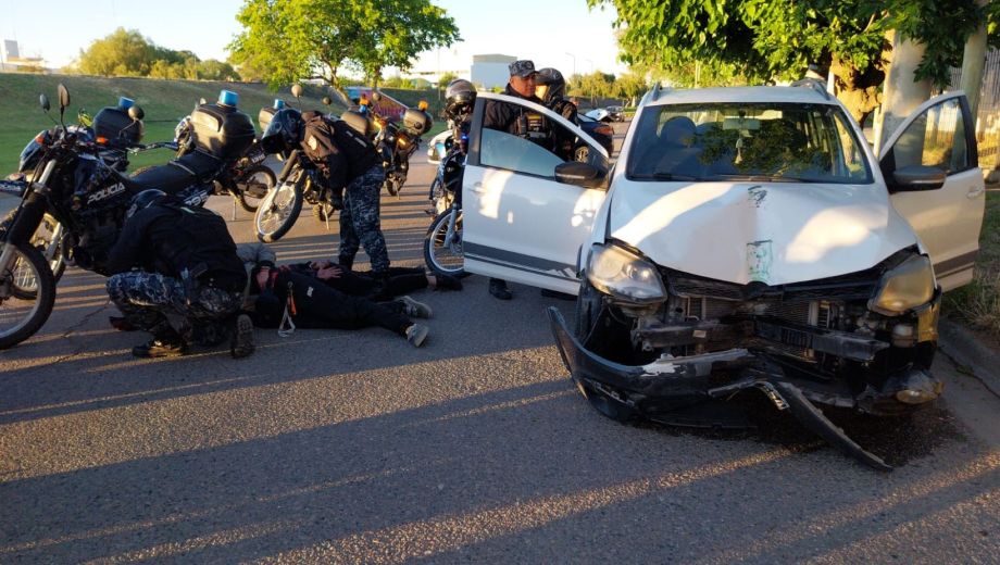 Un demorado atropelló a un inspector durante los controles en Neuquén. Foto. Gentileza.