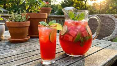 Elixir rojo: la bebida refrescante ideal para combatir el calor este verano