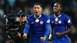 Chelsea le ganó al Tottenham con presencia argentina en ambos equipos