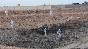 La mujer hallada en el basural de Neuquén llevaba al menos un mes muerta dentro de la cantera