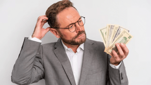 Tengo pesos o dólares para invertir ¿y ahora qué compro?