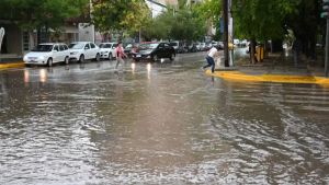 Advierten que las tormentas se quedarán en Neuquén y Río Negro hasta la próxima semana: qué pasa el finde