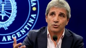 Luis Caputo adelantó un plan de política monetaria que incluirá cambios en las bandas cambiarias