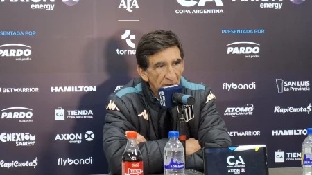 Gustaco Costas comparó el presente de su equipo con el de Independiente y River.