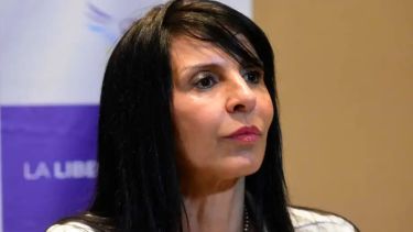 Lorena Villaverde no jurará en el Senado este viernes: su diploma volverá a debatirse en comisión