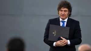 Javier Milei con un rol más dialoguista pero aún mantiene distancias: su vínculo con Victoria Villarruel, los gobernadores y los Macri