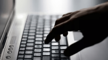 Tenían y distribuían material de abuso sexual infantil en el Alto Valle, fueron condenados