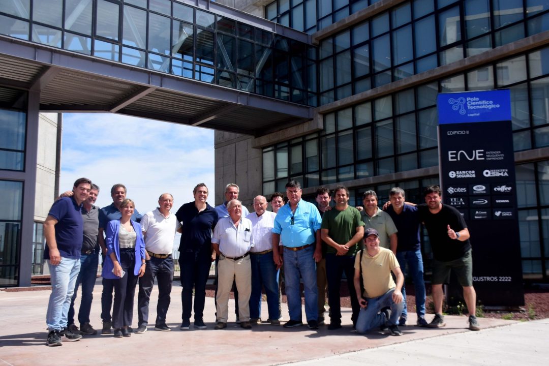 Productores de seis provincias en el Polo Tecnológico de Neuquén. Foto: Matías Subat.