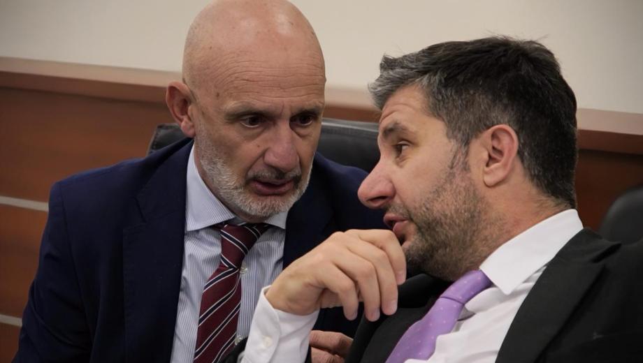 Pablo Vignaroli, fiscal, y Pablo Gutiérrez, defensor, momentos antes del escándalo. (Cecilia Maletti)