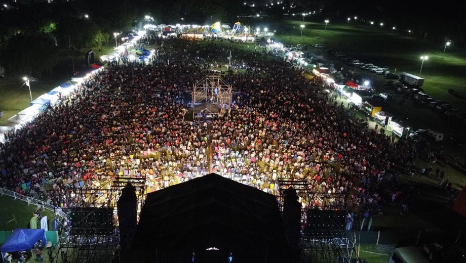 Fiesta del folklore y la familia. Foto: https://rionegro.gov.ar/