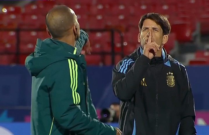 Así festejó Diego Placente despues de eliminar a México en el Mundial Sub 20.