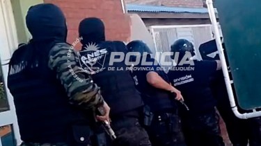 Doce imputados por narcotráfico en un día de operativos en Cutral Co, Plaza Huincul y Senillosa