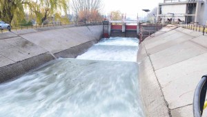 Identificaron al hombre que apareció muerto en el Canal Grande de Roca: continúa la investigación