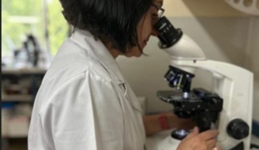 Gabriela Rubinstein es especialista en microbiología clínica. Foto: gentileza