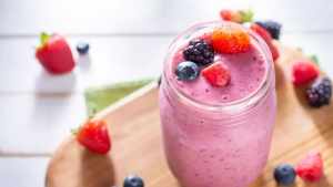 Licuado de frutos rojos: la receta antioxidante fácil que cuida tu corazón y retrasa el envejecimiento