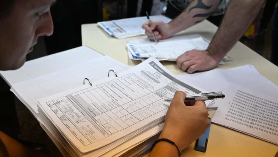 Los votos en Blancos en Diputados triplicaron a sus similares para el Senado. Foto: Marcelo Ochoa.