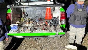 Secuestran 40 piezas y equipos de pesca ilegal en el sur de Río Negro en Limay Chico y Alicurá
