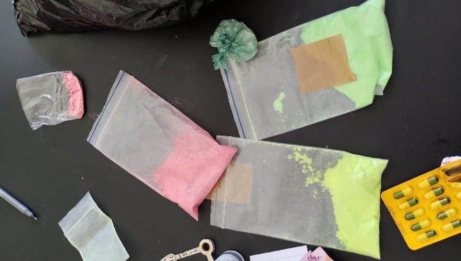 Dos imputados por comercializar droga tusi en el Alto Valle: "Había rosado, verde oscuro y flúor" 