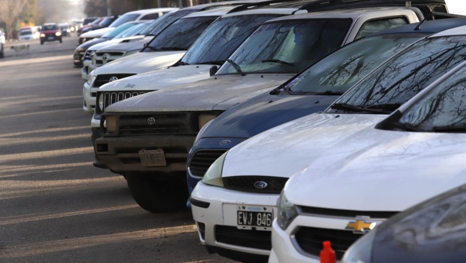 En octubre, en Río Negro se registraron 3448 trámites por dominios de vehículos. Foto: Marcelo Ochoa.