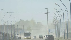 Viernes de alerta por viento y calor en el Alto Valle: ¿a qué hora se sentirán las ráfagas de más de 100 km/h?