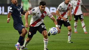 ¿El Huevo Acuña se va de River? Vasco da Gama insiste por el lateral de Zapala