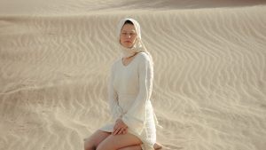 «El Eco de las Formas»: Elías Heredia proyecta sus fashion filmes en el MNBA Neuquén