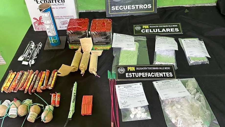 Una denuncia anónima al 0800 Drogas permitió detectar un punto de venta de cocaína en Río Colorado que funcionaba bajo la fachada de un kiosco.
