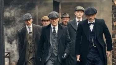 La exitosa serie “Peaky Blinders“, tendrá su película